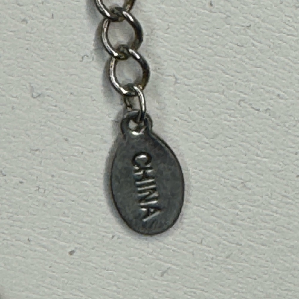 Tiger Necklace with necklace w/green eyes 30 inches - Picture 5 of 6
